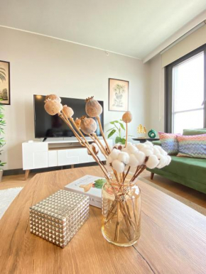 Luxury Comfortable Duplex with Terrace by Siena Suites